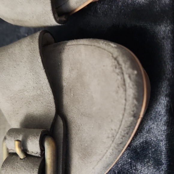 CLEARANCE SALE! Steller McCartney Suede Heels - Picture 13 of 14